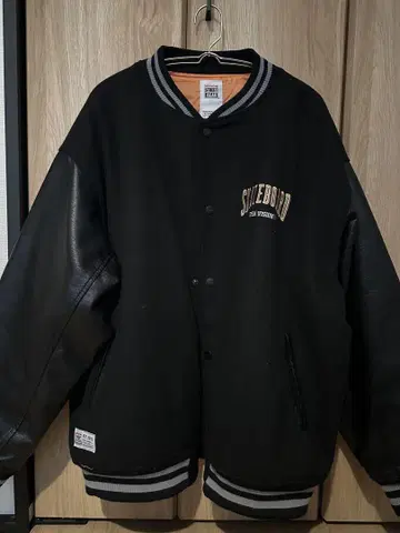 바시티 자켓