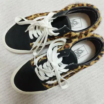 VANS 레오파드 무늬 스웨이드 스니커즈