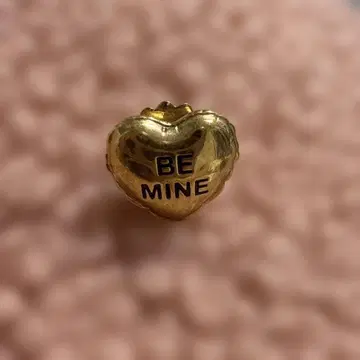 하트형 귀걸이 BE MINE 골드 컬러