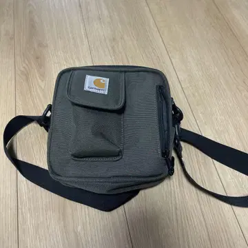 Carhartt 숄더백 그린 계열