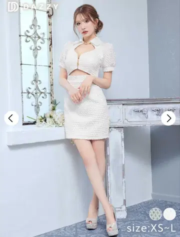 셔링 격자 프론트 지퍼 컷 아웃 카라 부착 반팔 타이트 미니 드레스