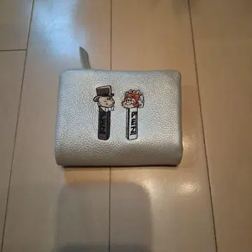 ear 접이식 지갑