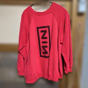 빈티지 나인 인치 네일스 빨간색 로고 프린트 트레이닝복 맨투맨