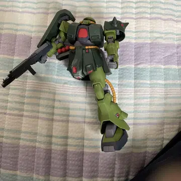 [ 완성품 ] RE/100 자쿠 II FZ