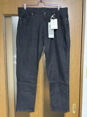 다크 그레이 슬림핏 데님 팬츠