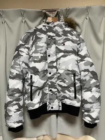 Tommy 다운 자켓