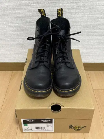 Dr.Martens 8홀 부츠 23.5cm
