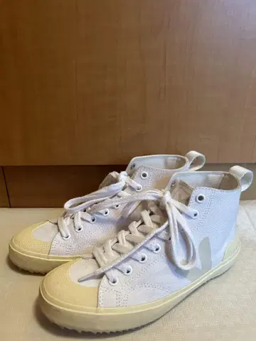 VEJA 하이컷 스니커즈 22cm