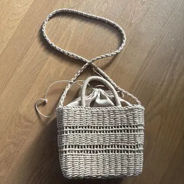 베이지 스트로우 핸드백