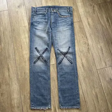 X 자수 라이트 블루 데님 팬츠
