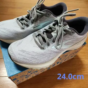 새상품급 BROOKS 24cm 브룩스 라베나 11 러닝화