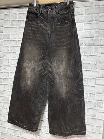 새상품 미사용 PEOPLESTYLE 데님 와이드 팬츠 페인트 가공