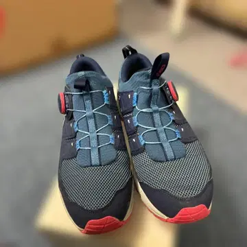네이비 메쉬 스니커즈 보아 시스템