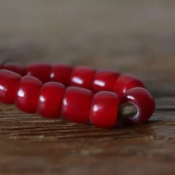 레어!! 화이트하트 올드 비즈 약 7mm 한 줄 진한 빨간색 피빨강