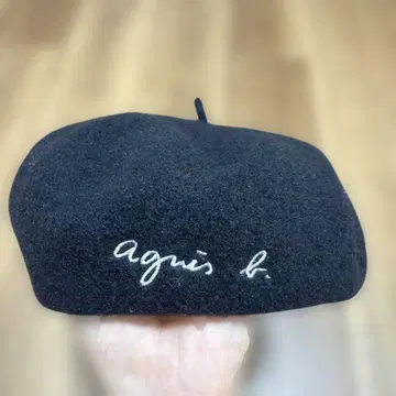 agnes b. 베레모