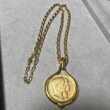 MONET 골드 메달 펜던트
