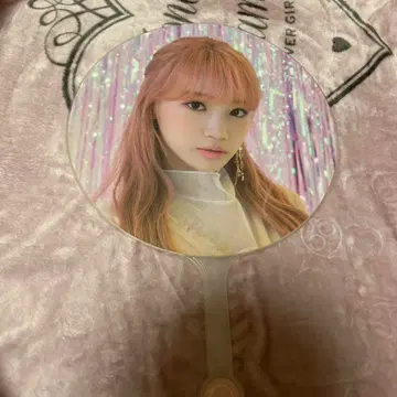 KIM CHAE WON IZ*ONE 부채 김채원