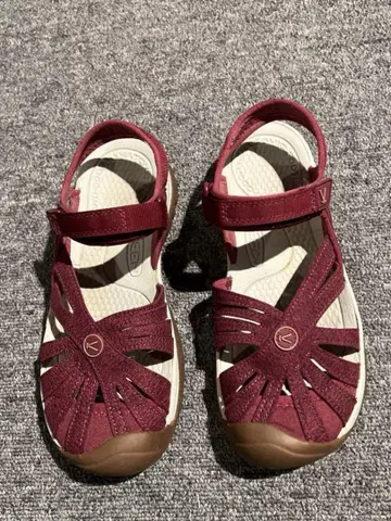 KEEN 로즈 샌들 라즈베리 와인 23cm