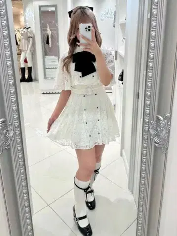 택 포함 미사용 새상품 BUBBLES 레이스 케이프 플리츠 원피스 화이트