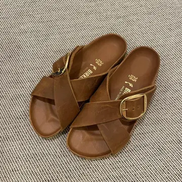 BIRKENSTOCK 샌들