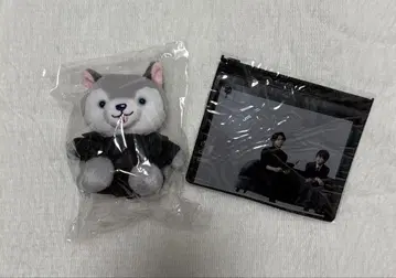 노킹 온 락드 도어 앉은 봉제 인형 슬라이더 파우치 마츠무라 호쿠토