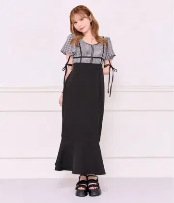 apres jour 소매 플레어 머메이드 원피스 프리 사이즈