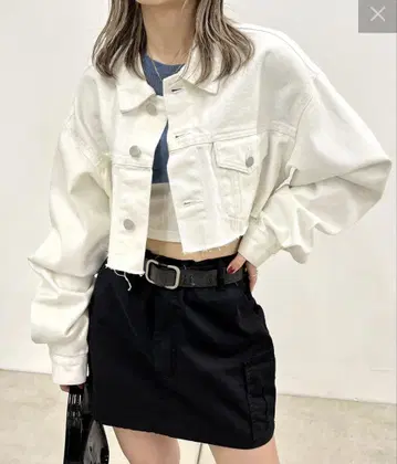 소매 볼륨 컷오프 데님 숏 G 재킷 화이트