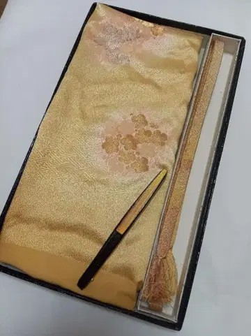 [ 새상품급 ] 골드 컬러 꽃무늬 오비 장식 천 허리띠 부채 세트