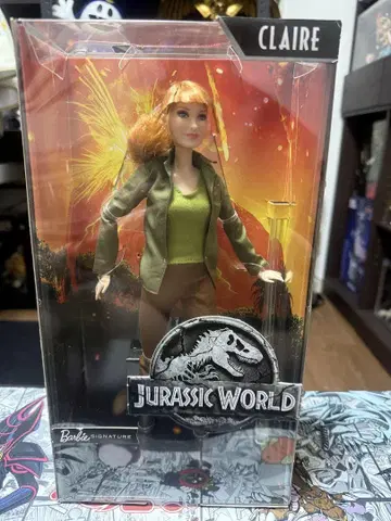 Barbie Claire jurassic world mattel