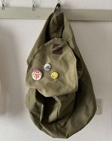 military 런드리 백 캔뱃지 부착