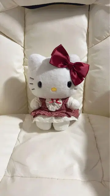 산리오 헬로키티 원피스 봉제 인형