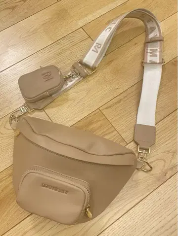 로빈 메이 바디백