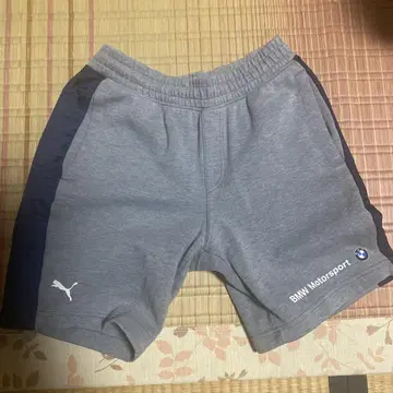 PUMA BMW 로고 포함 그레이 숏팬츠