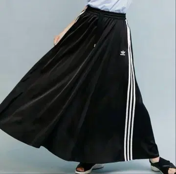 adidas 플레어 스커트