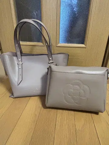 CLATHAS 토트백 그레이지