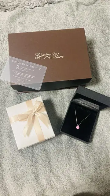 뉴욕에서의 선물 목걸이 미사용
