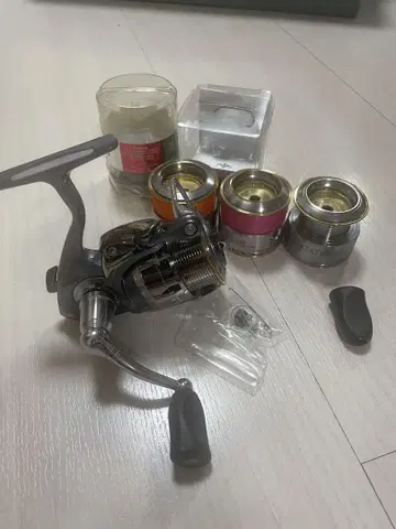 다이와 셀테이트 피네스 커스텀 2506 교체 스풀 3개 핸들 노브