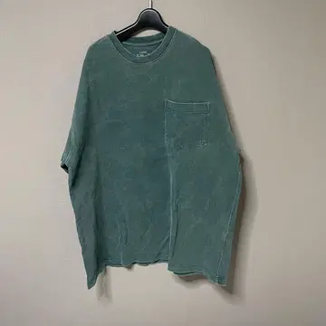 오버 사이즈 그린 T셔츠 왼쪽 가슴 포켓 부착