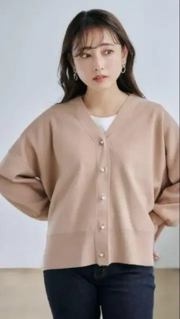 미사용 COHINA 펄 버튼 미들 기장 니트 가디건 베이지