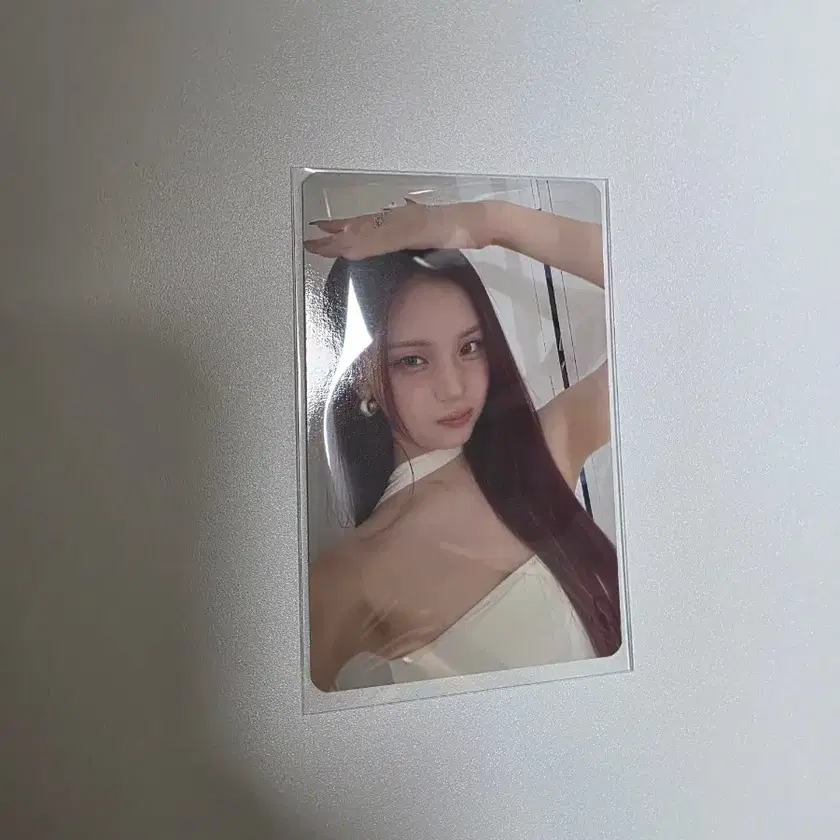 VIVIZ（ビビジ）コンサート MD ポーチ オムジ(UMJI) トレカ K-POP