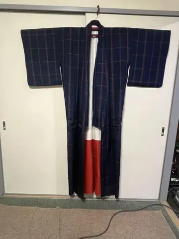 순수 실크 네이비와 빨간색 체크 무늬 이중 기모노 겉옷 세트