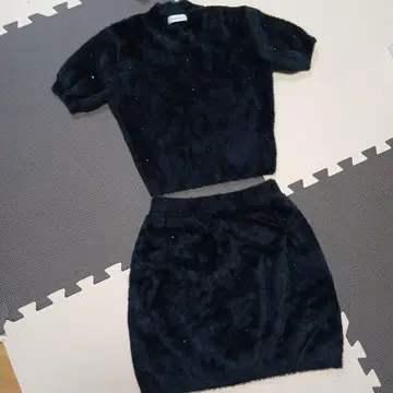다리치 반팔 퍼 셋업 스터드 장식 블랙 F