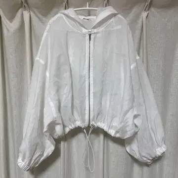 NICECLAUP 나이스클립 시어 볼륨 마운틴 파카 화이트