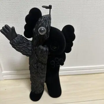 KAWS 카참무쿠 피규어