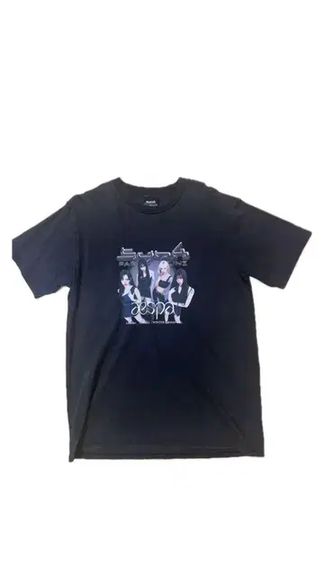 aespa 퍼포먼스 라인 블랙 셔츠