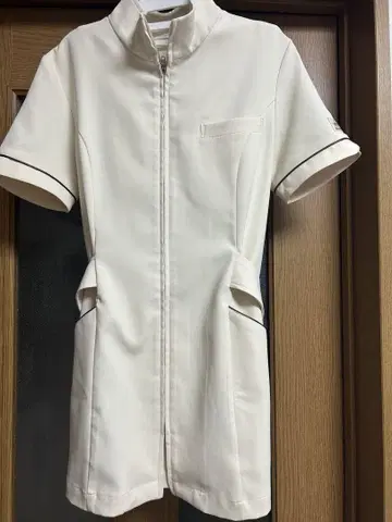 새상품급 MICHEL KLEIN 에스테틱 유니폼 M 사이즈