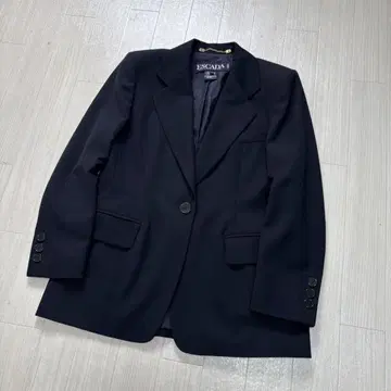 ESCADA by MARGARETHA LEY 에스카다 자켓