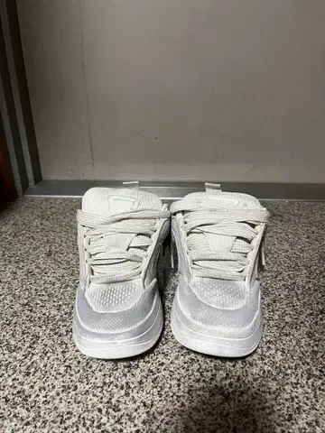 ZARA 빈티지 가공 스케이트 스니커즈