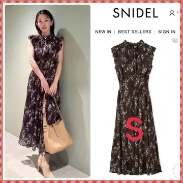 완판 색상 신상 새상품 SNIDEL 프린트 플리츠 셔링 원피스 사이즈 0