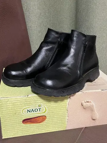 NAOT BOBCAT Black Shiny 38 나오토 밥캣 단종